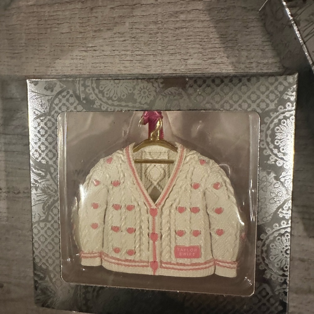 LOVER ALBUM CARDIGAN ORNAMENT
